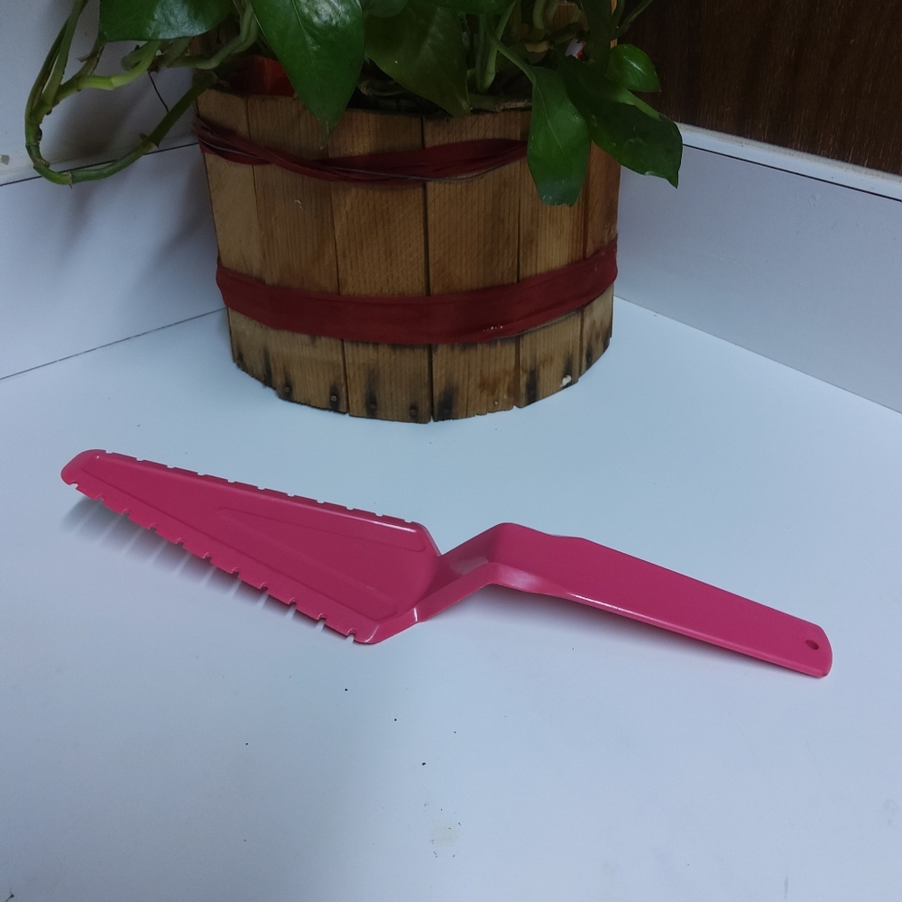 Vintage Tupperware Cake Slicer Pink #1228-6